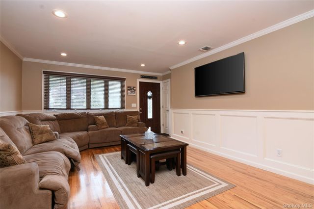 2287 Feuereisen Avenue, Ronkonkoma, NY 11779