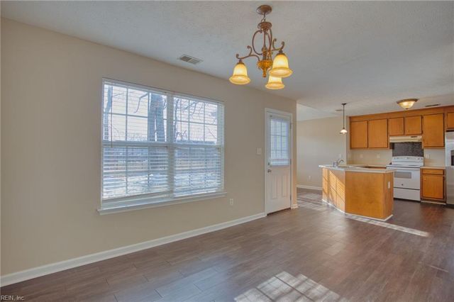 296 Bradmere LOOP, Newport News, VA 23608