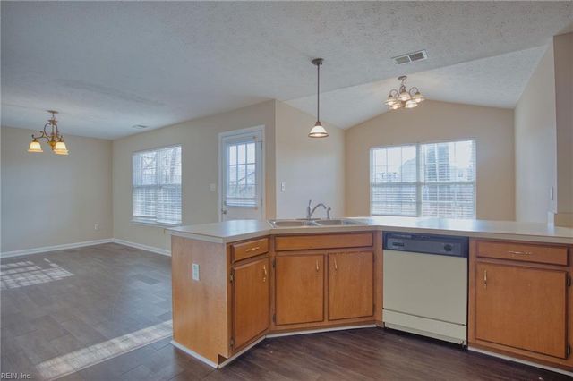 296 Bradmere LOOP, Newport News, VA 23608