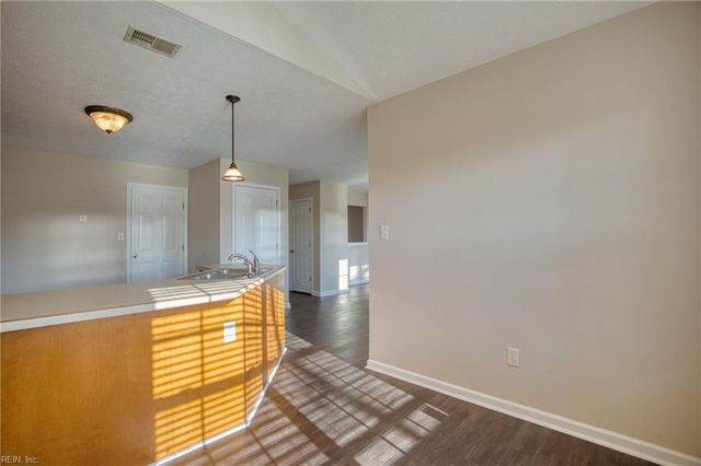 296 Bradmere LOOP, Newport News, VA 23608