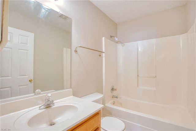 296 Bradmere LOOP, Newport News, VA 23608