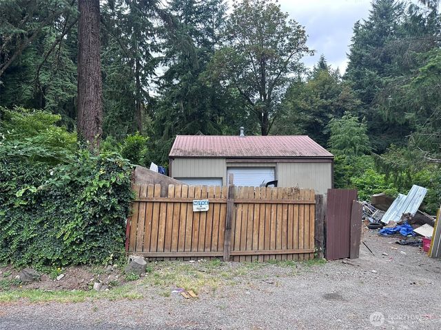 15714 82nd Avenue E, Puyallup, WA 98375