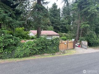 15714 82nd Avenue E, Puyallup, WA 98375