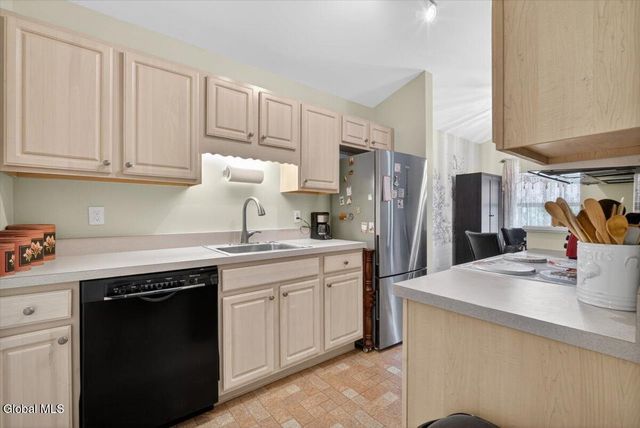 1200 Hillside Avenue Apt 607, Niskayuna, NY 12309