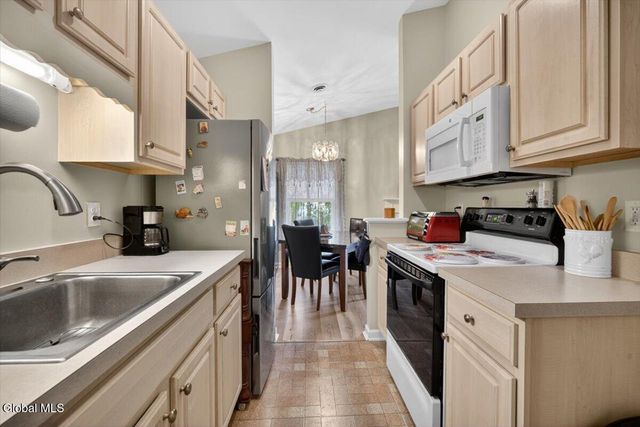 1200 Hillside Avenue Apt 607, Niskayuna, NY 12309