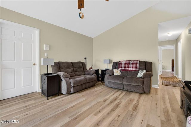 1200 Hillside Avenue Apt 607, Niskayuna, NY 12309