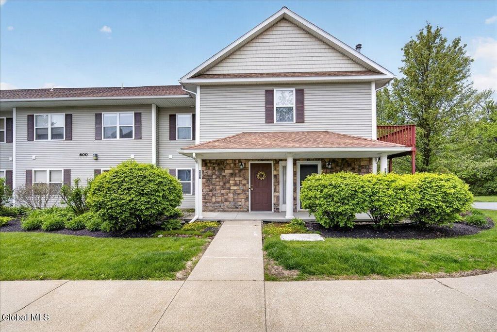 1200 Hillside Avenue Apt 607, Niskayuna, NY 12309