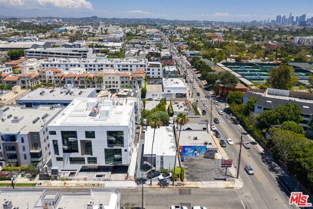 710 N Hudson Avenue, Los Angeles, CA 90038