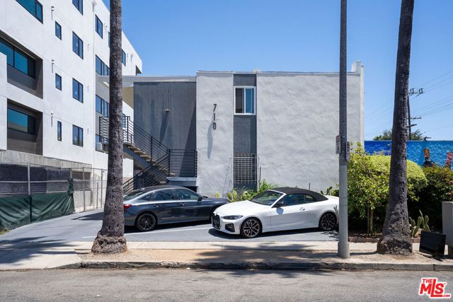 710 N Hudson Avenue, Los Angeles, CA 90038