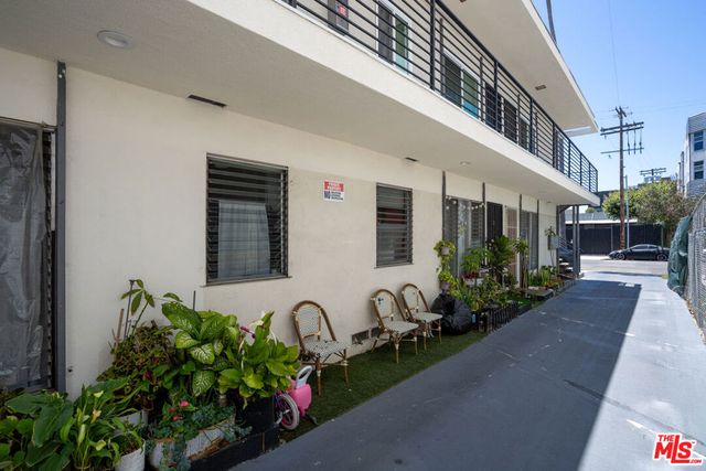 710 N Hudson Avenue, Los Angeles, CA 90038