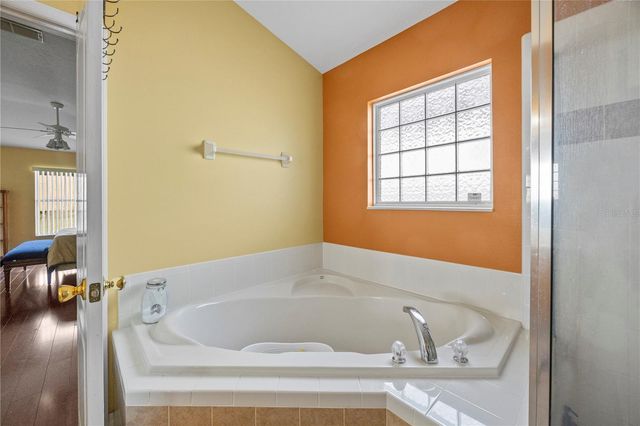 415 REGATTA DRIVE, Groveland, FL 34736