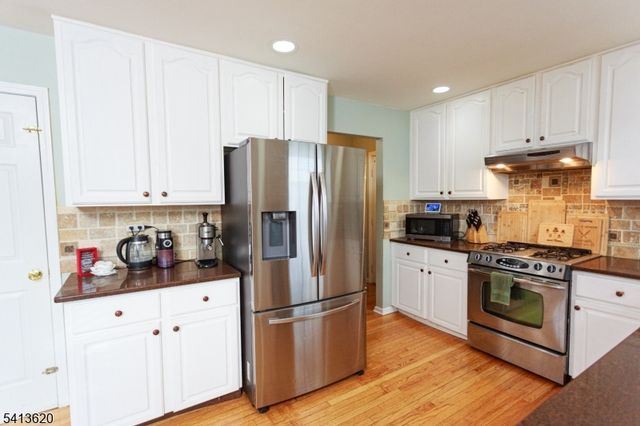 6 Robeson Rdg, Oxford Twp., NJ 07863