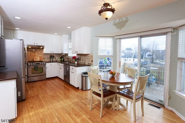 6 Robeson Rdg, Oxford Twp., NJ 07863