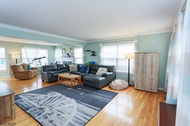 6 Robeson Rdg, Oxford Twp., NJ 07863