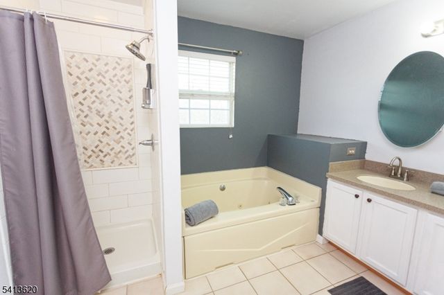 6 Robeson Rdg, Oxford Twp., NJ 07863