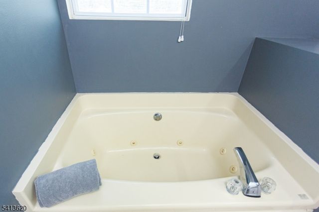 6 Robeson Rdg, Oxford Twp., NJ 07863