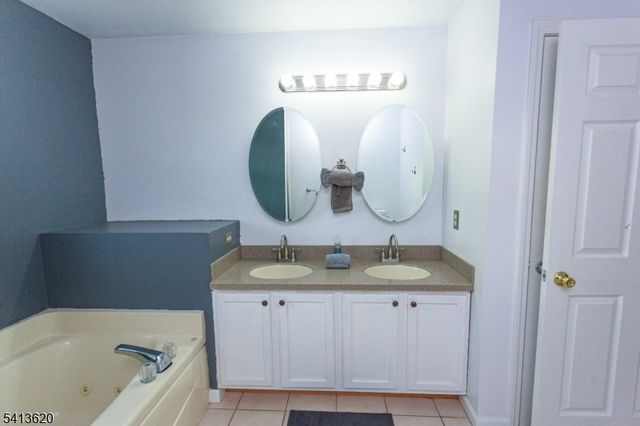 6 Robeson Rdg, Oxford Twp., NJ 07863