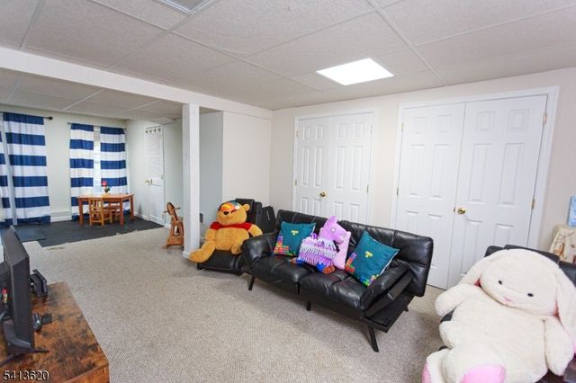 6 Robeson Rdg, Oxford Twp., NJ 07863