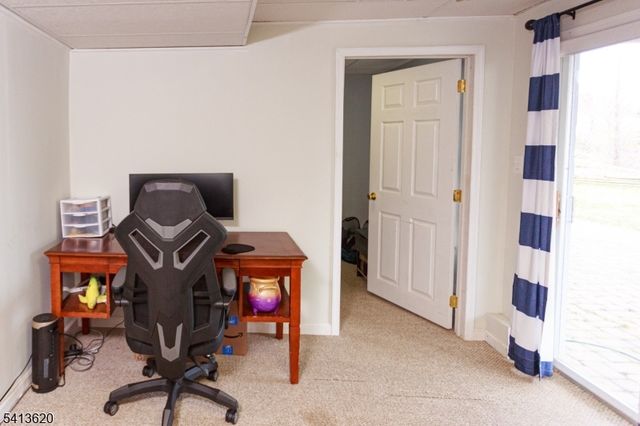 6 Robeson Rdg, Oxford Twp., NJ 07863