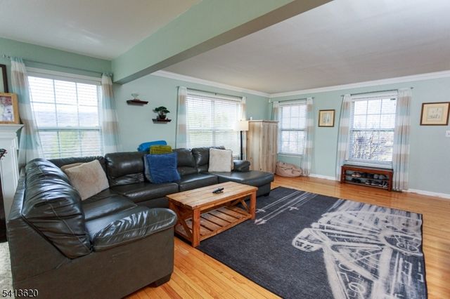 6 Robeson Rdg, Oxford Twp., NJ 07863