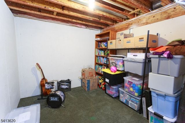 6 Robeson Rdg, Oxford Twp., NJ 07863