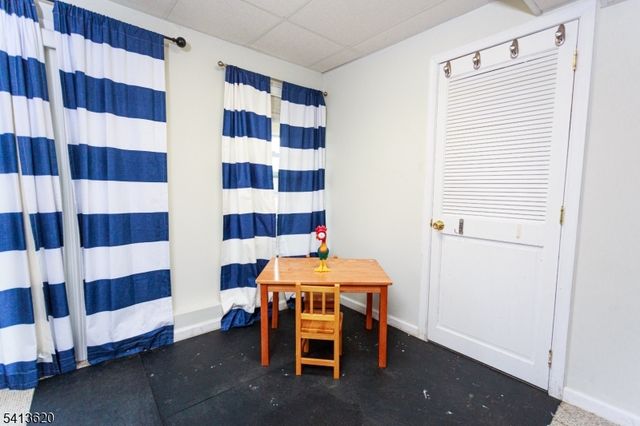 6 Robeson Rdg, Oxford Twp., NJ 07863