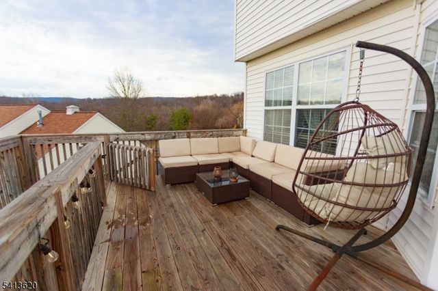 6 Robeson Rdg, Oxford Twp., NJ 07863