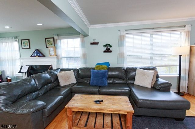 6 Robeson Rdg, Oxford Twp., NJ 07863