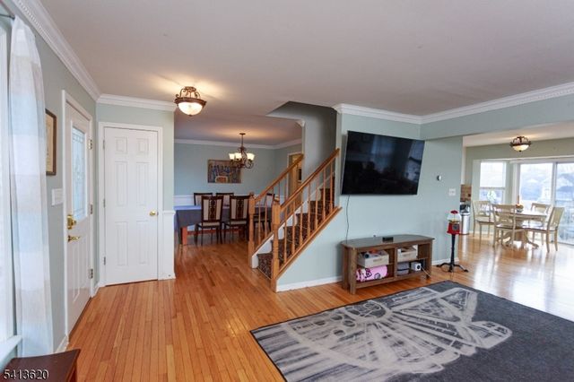 6 Robeson Rdg, Oxford Twp., NJ 07863