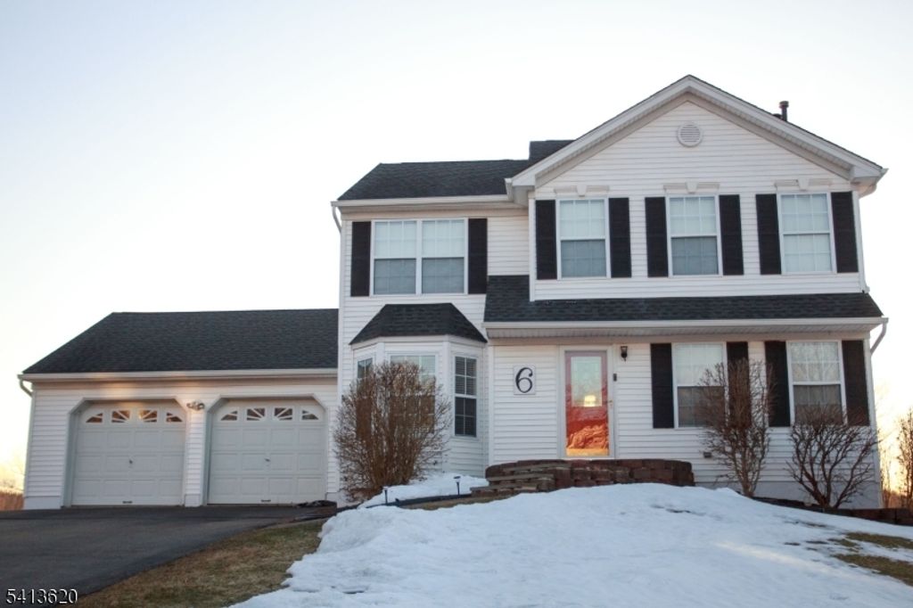 6 Robeson Rdg, Oxford Twp., NJ 07863