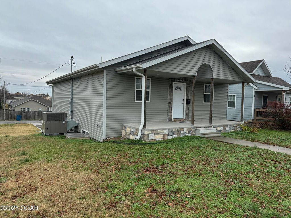 2321 S Picher Avenue, Joplin, MO 64804
