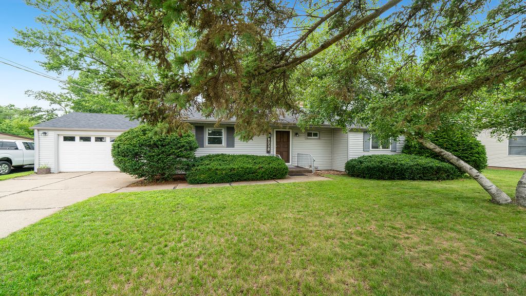8038 Ravere Street, Machesney Park, IL 61115