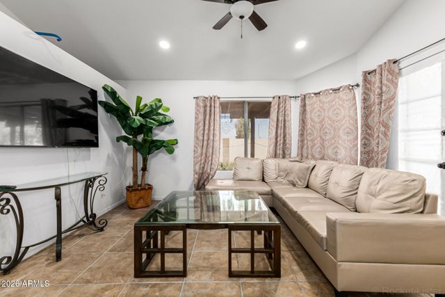 6530 W NORTH Lane, Glendale, AZ 85302