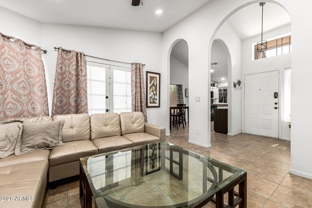 6530 W NORTH Lane, Glendale, AZ 85302