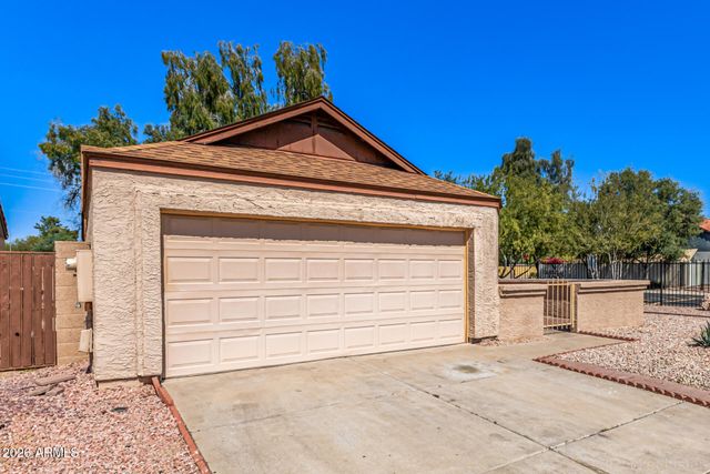 6530 W NORTH Lane, Glendale, AZ 85302
