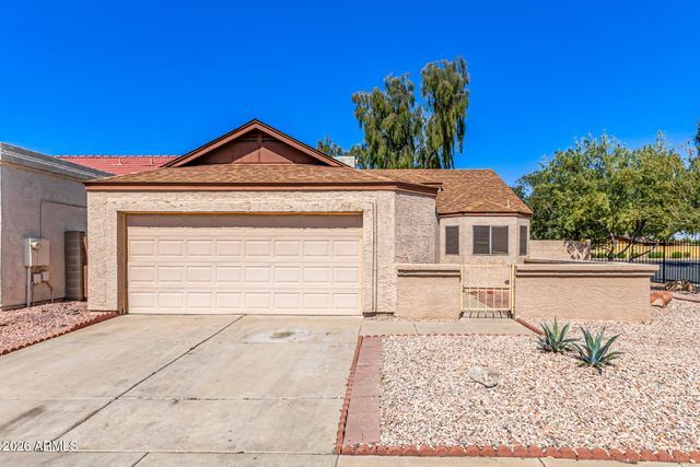 6530 W NORTH Lane, Glendale, AZ 85302