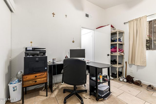 6530 W NORTH Lane, Glendale, AZ 85302