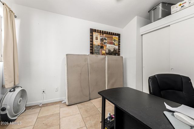 6530 W NORTH Lane, Glendale, AZ 85302