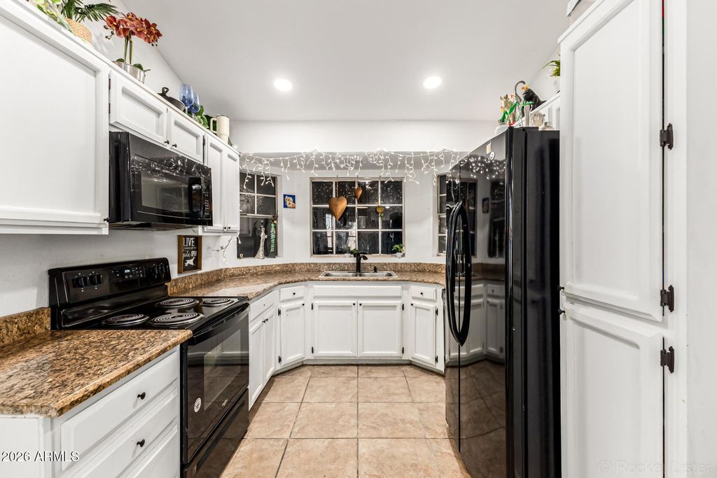 6530 W NORTH Lane, Glendale, AZ 85302