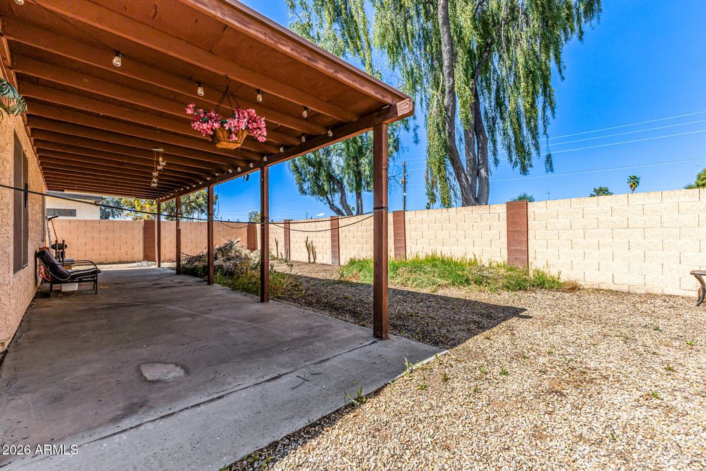 6530 W NORTH Lane, Glendale, AZ 85302 — photo 4