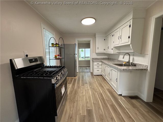 638 Daverton Road, South Charleston, WV 25303