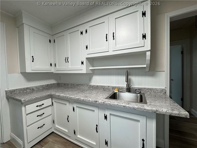 638 Daverton Road, South Charleston, WV 25303