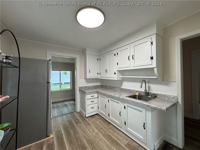638 Daverton Road, South Charleston, WV 25303