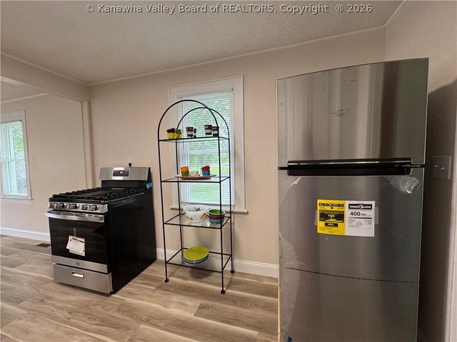 638 Daverton Road, South Charleston, WV 25303