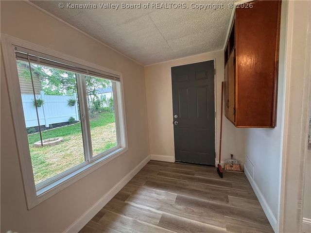 638 Daverton Road, South Charleston, WV 25303