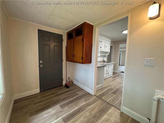 638 Daverton Road, South Charleston, WV 25303