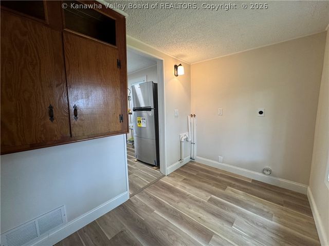 638 Daverton Road, South Charleston, WV 25303