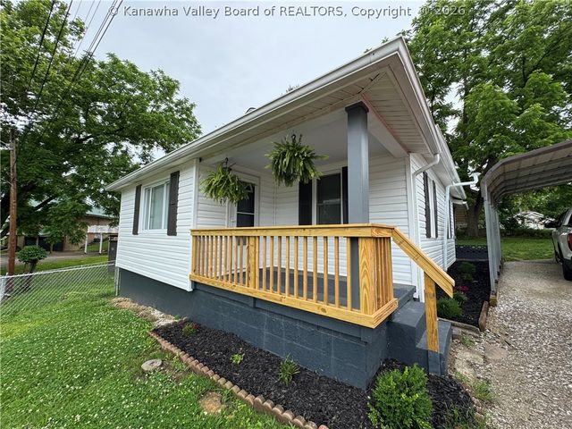 638 Daverton Road, South Charleston, WV 25303
