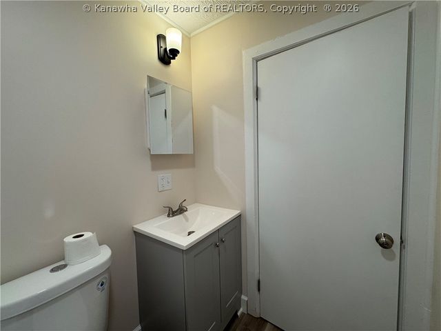 638 Daverton Road, South Charleston, WV 25303
