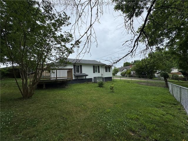 638 Daverton Road, South Charleston, WV 25303
